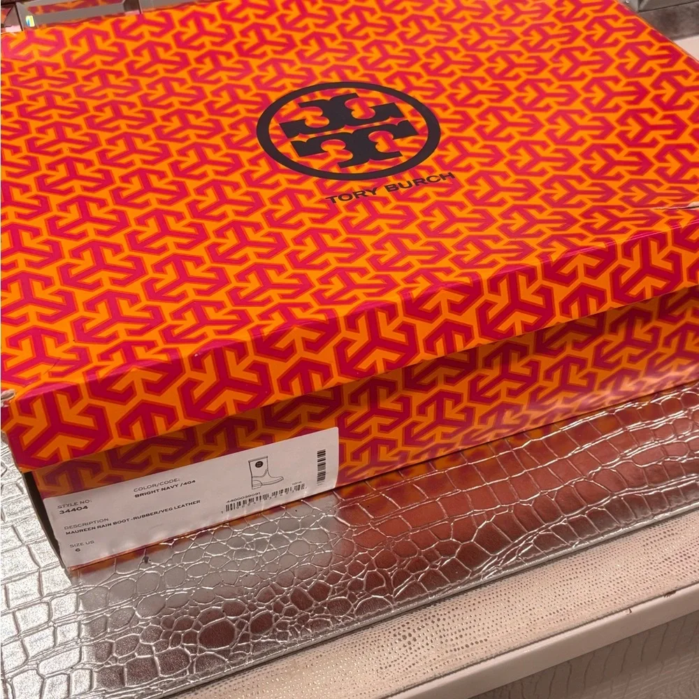 Tory Burch Navy Blue Boots with Gold Logo - Picture 9 of 10